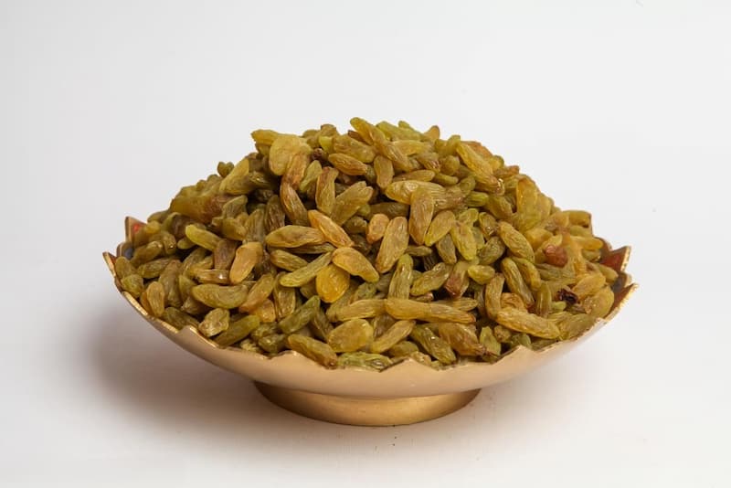با کشمش کاشمری سبز و طلایی بیشتر آشنا شوید